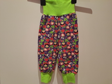 Babyhose, Pumphose Gr. 74 Jersey Erdbeermädchen lila