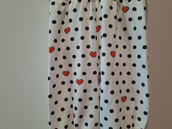 Babyhose, Pumphose Gr. 68 Jersey rote Herzen/schwarze Punkte