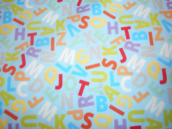 Baumwolldruck  Buchstaben ABC  hellblau