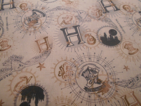 Baumwolle Harry Potter Hogwartz auf hellem Untergrund